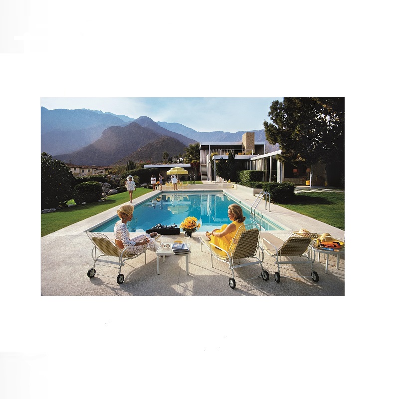 Retro Poolside Host Luxury Lif - Luxury Lifestyle Images avaliação e preço