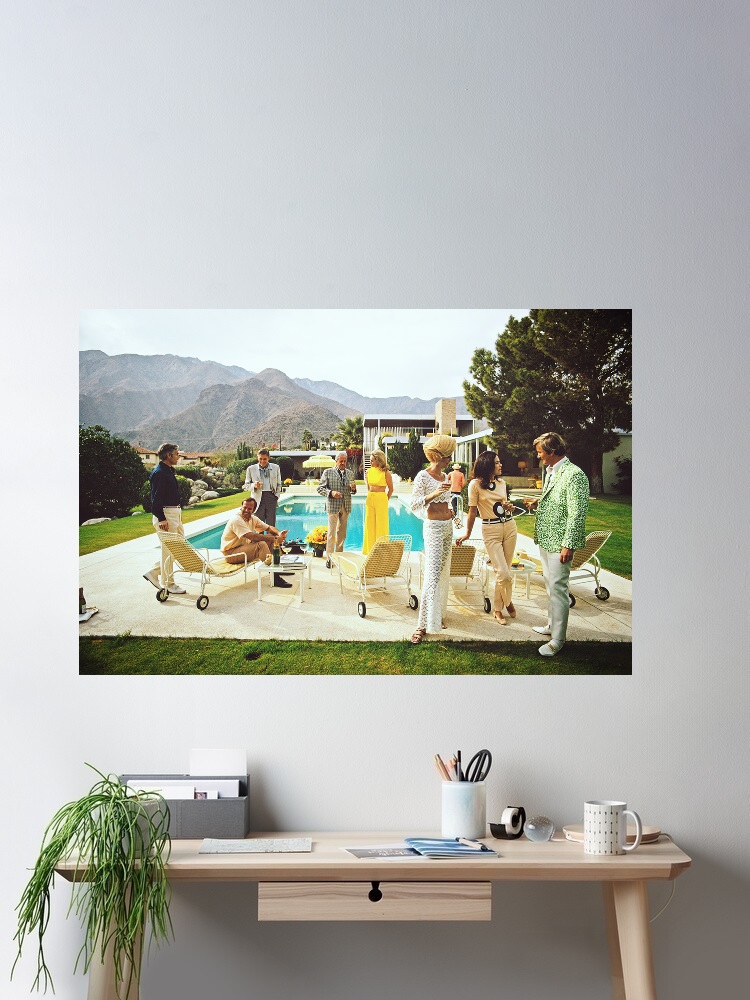 Retro Poolside Host Luxury Lif - Luxury Lifestyle Images avaliação e preço