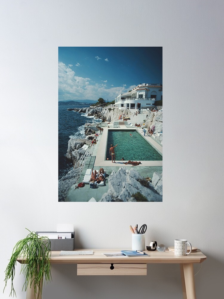 Retro Poolside Host Luxury Lif - Luxury Lifestyle Images avaliação e preço